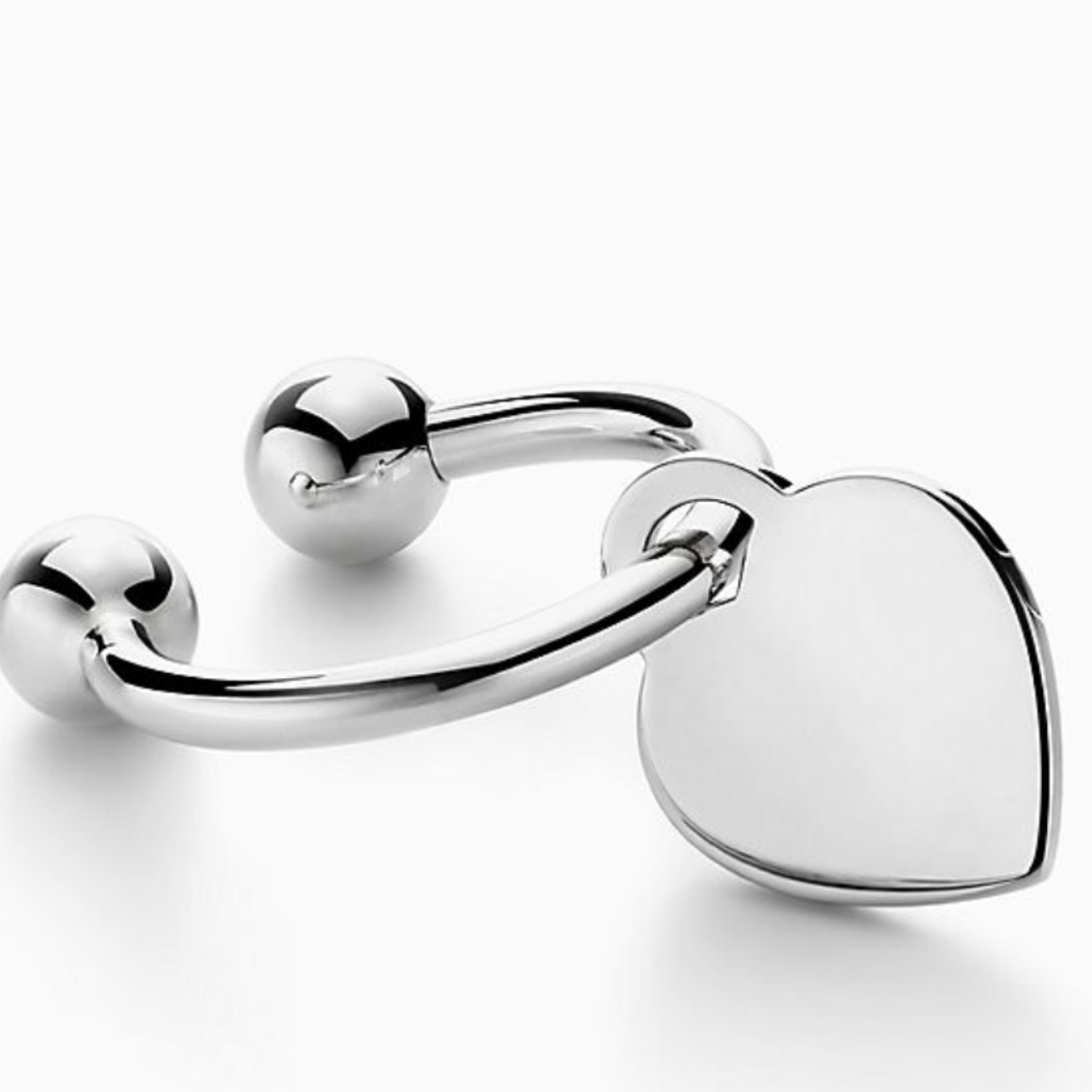 Tiffany classic heart keychain 925 in box.